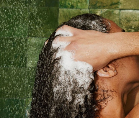 What Type of Shampoo Helps With Scalp Acne?